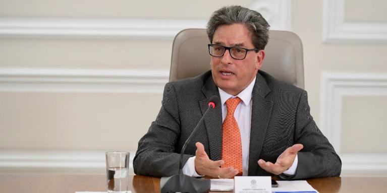  Colombiano increpó a exministro Carrasquilla en Miami