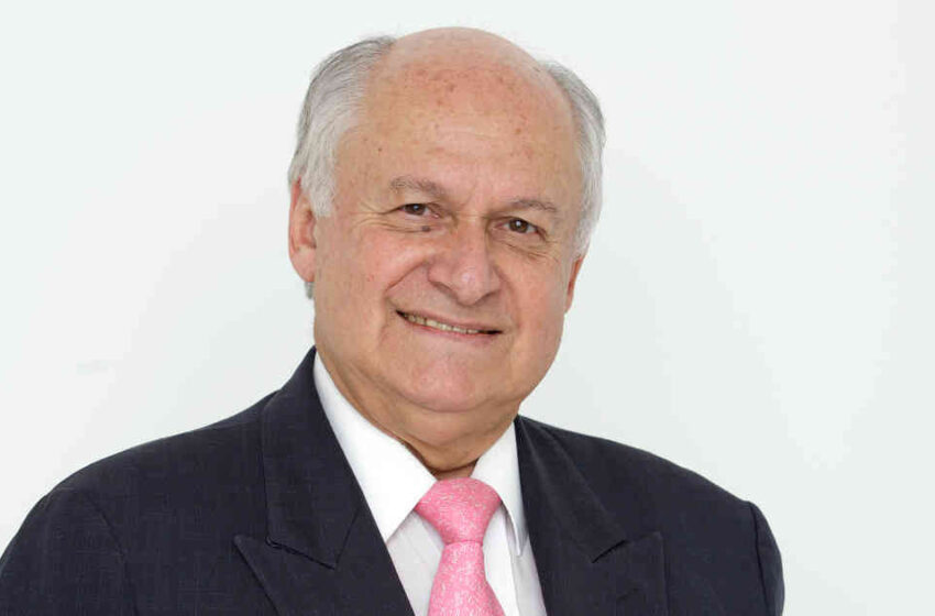  Manuel Elkin Patarroyo trabaja en una vacuna contra “todas las variantes” del covid-19, ¿cuándo estará lista?