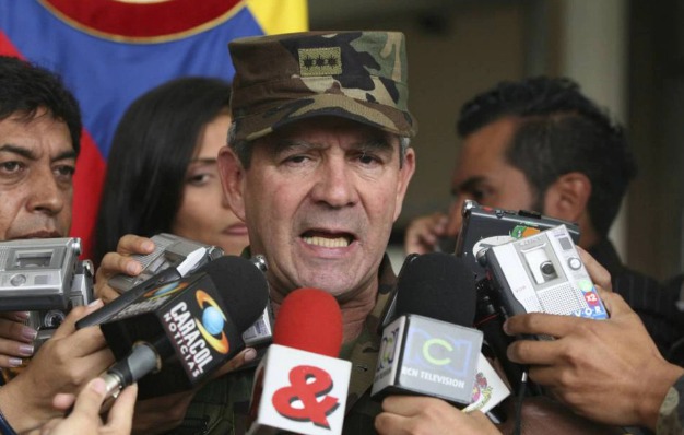  El fiscal de Colombia imputa al exjefe del Ejército Mario Montoya por 104 ejecuciones extrajudiciales