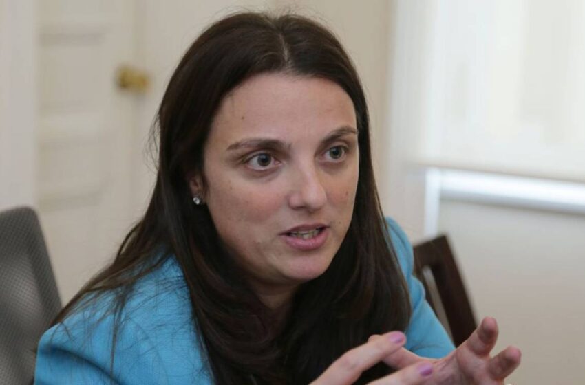  Exministra Karen Abudinen salió del país “por razones personales”