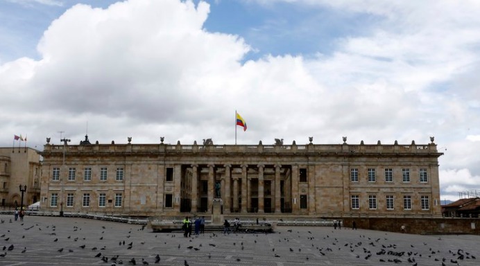  Pares revela quiénes son los 127 precandidatos al Congreso con serios cuestionamientos