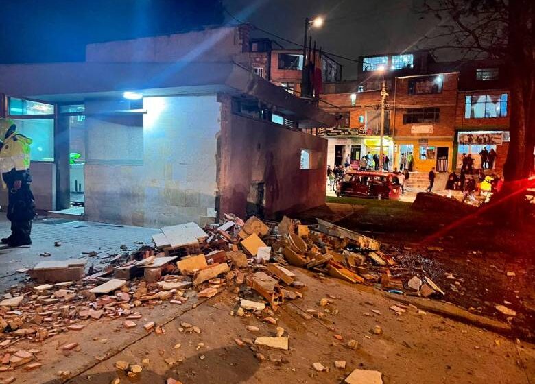  Lanzan explosivo cerca a un CAI en el Sur de Bogotá, hay siete heridos