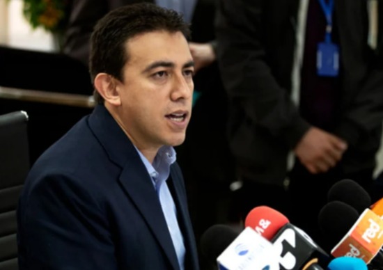  Al registrador le quedó grande el oficio
