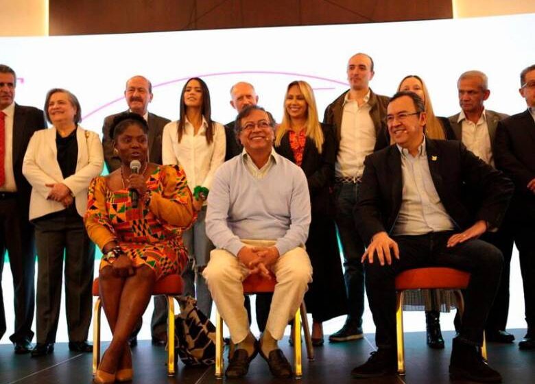  Campaña de Petro asegura que no ha hecho actividad ilegal contra Federico Gutiérrez