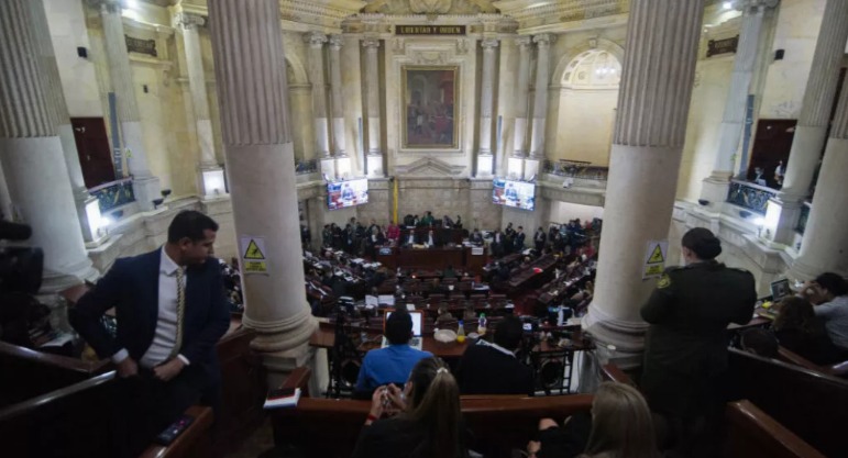  Sin salario para los congresistas: senador del Centro Democrático da propuesta populista