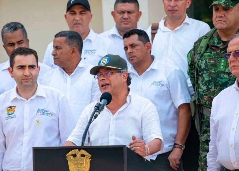  Petro abrió la puerta al diálogo con las autodefensas, ¿qué les dijo?