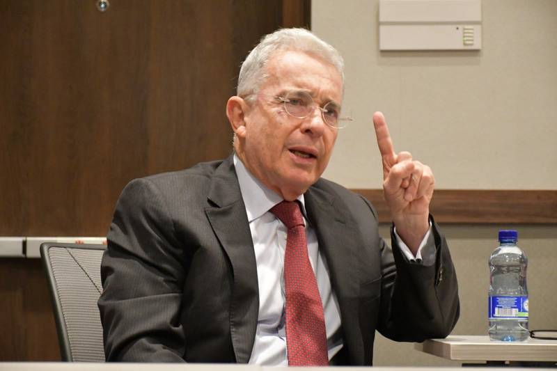  El mensaje que dedicó Álvaro Uribe a Gustavo Petro en vista de las movilizaciones planeadas