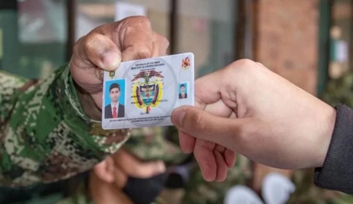  Tumban artículo que eliminaría servicio militar obligatorio en Colombia