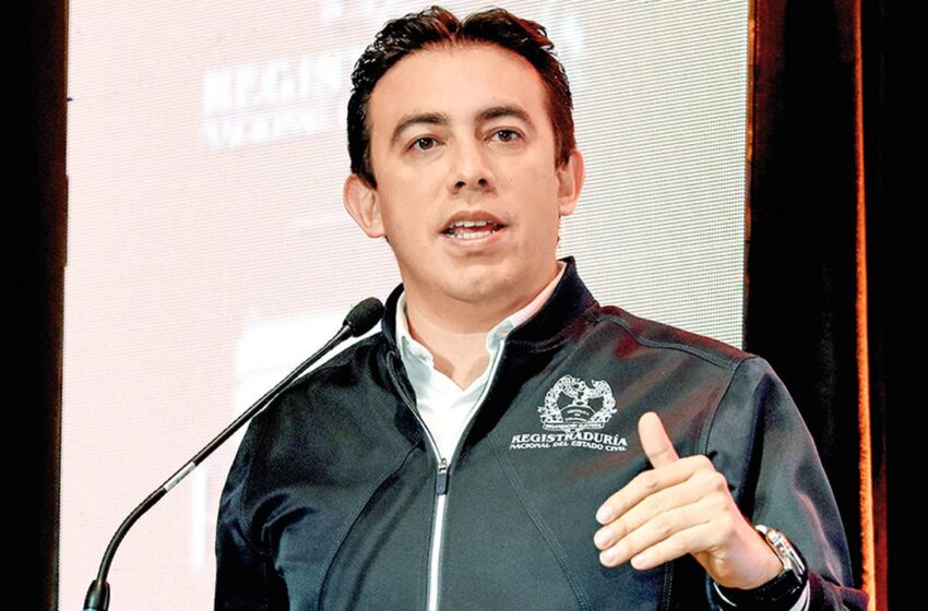  La tormenta del Código Electoral: el registrador Álex Vega está en el ojo del huracán, ¿qué está pasando?