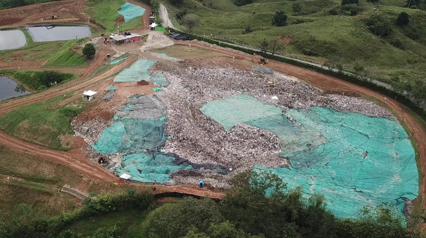  Si por el basurero de Montería llueve, en el de Caucasia no escampa ambos manejados por la misma empresa URBASER