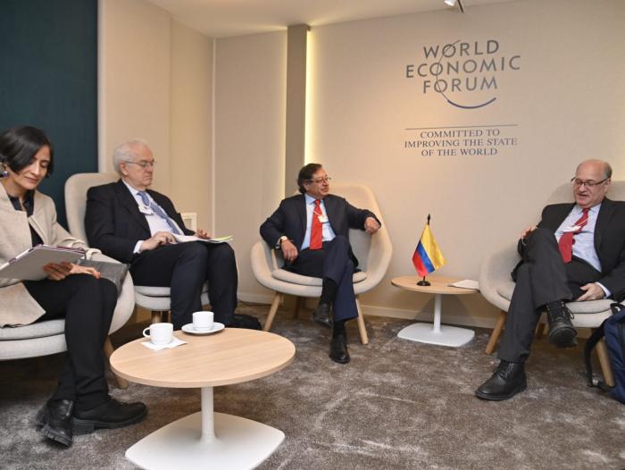  Eliminar economía fósil y otras propuestas de Colombia en Davos
