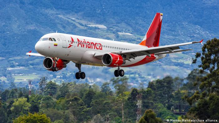  Encuentran cadáveres de dos jóvenes en tren de aterrizaje de un avión de Avianca que llegó a Bogotá