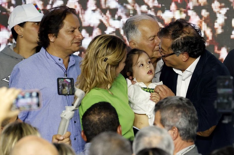  Juan Fernando Petro ataca a su hermano, el presidente: “Coloca a los suyos a padecer escarnio público”