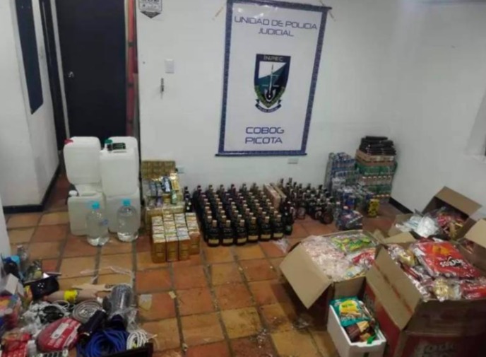  Un camión cargado con Chivas, Old Parr y marihuana pretendía ingresar a la cárcel La Picota