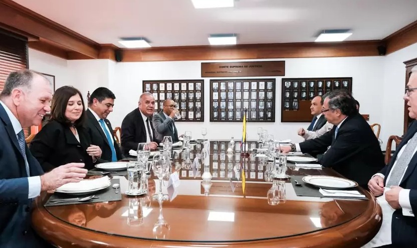  Altas cortes piden a Petro tratar las diferencias a través de mecanismos institucionales