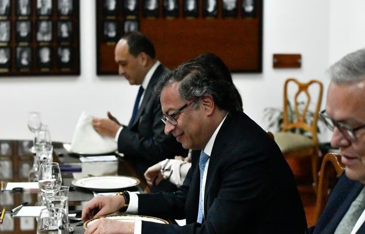  Gustavo Petro y las Altas Cortes hablaron francamente, en medio de la tormenta: el presidente debe respetar autonomía e independencia de la justicia