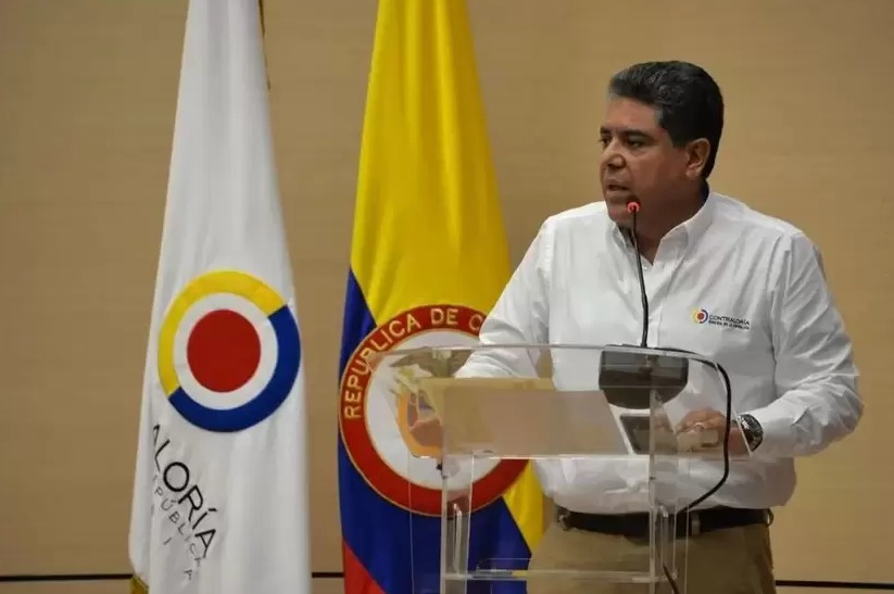 Carlos Hernán Rodríguez deja su cargo como contralor general