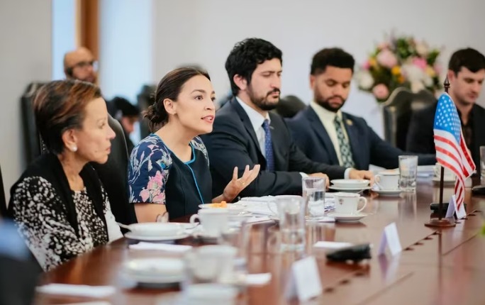  Gustavo Petro se reunirá con delegación del Congreso de Estados Unidos: Francia Márquez la recibió en Colombia