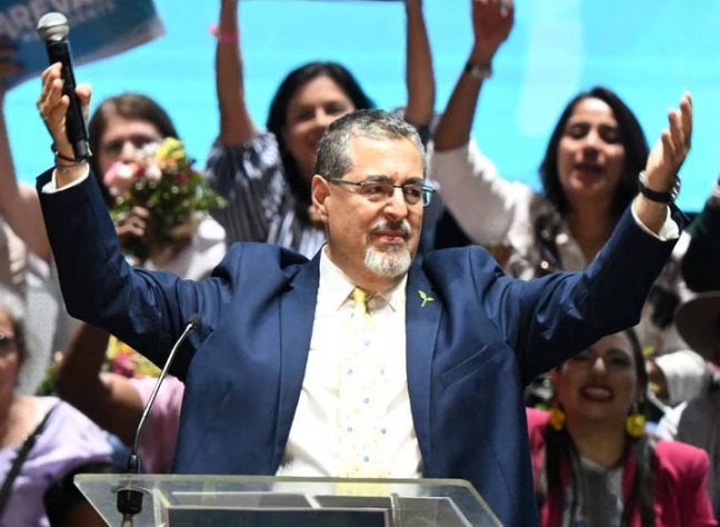  Bernardo Arévalo, del movimiento Semilla, es el nuevo presidente de Guatemala