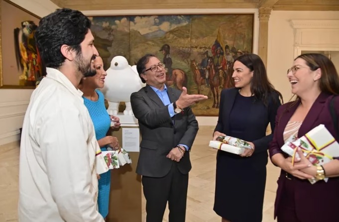  Gustavo Petro se reunió en Casa de Nariño con congresistas del Partido Demócrata de Estados Unidos