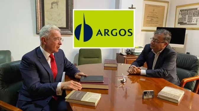  Álvaro Uribe lanzó dura respuesta a Gustavo Petro por acusar a Argos de “despojadores de tierras”