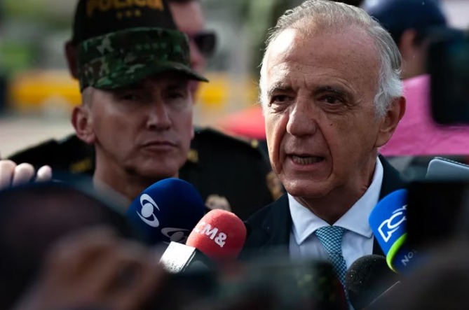  Iván Velásquez aseguró que contratos de seguridad con Israel no han sido suspendidos