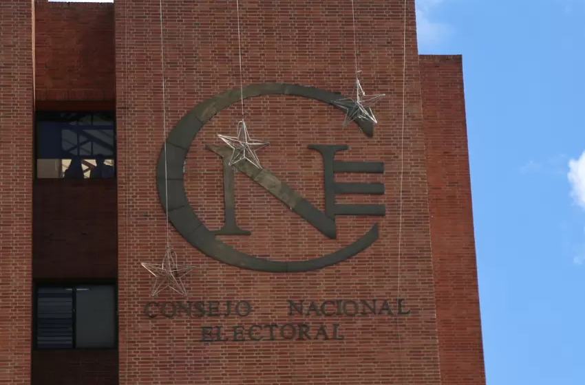  Elecciones 2023: llegan al CNE más peticiones de revocatoria de candidatos