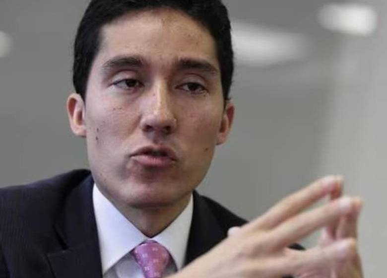  “Si el presidente Petro se organiza, no tendría que congelar salarios”: director de Fedesarrollo