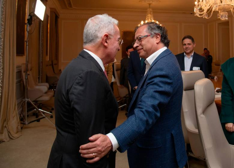  Petro y Uribe aclararon los puntos que los alejan en la reforma a la salud