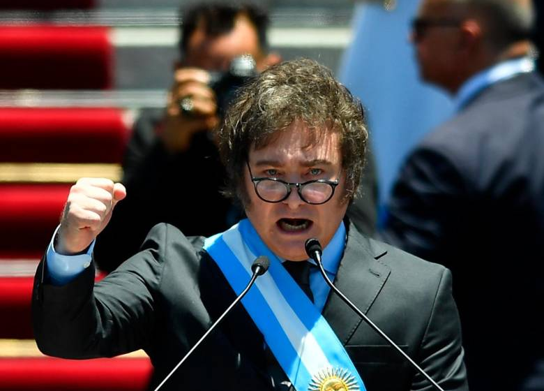  “No hay plata, pero vendrá una nueva era”: Javier Milei al posesionarse como presidente de Argentina