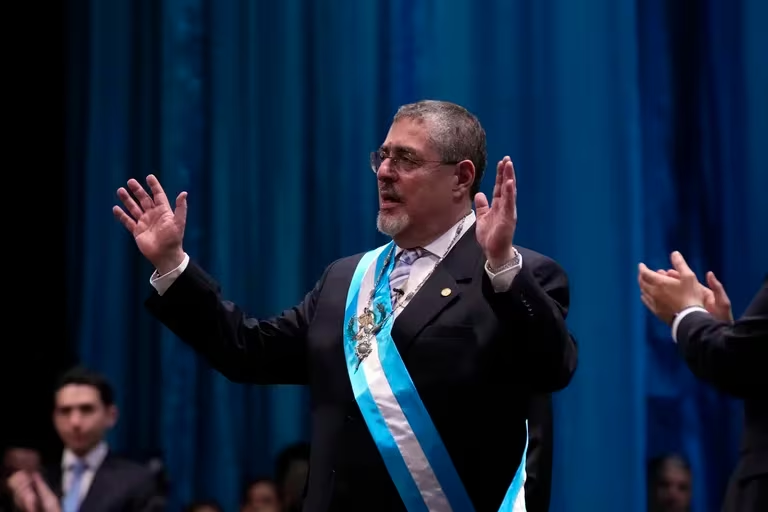  Bernardo Arévalo asumió la Presidencia de Guatemala tras superar la arremetida judicial