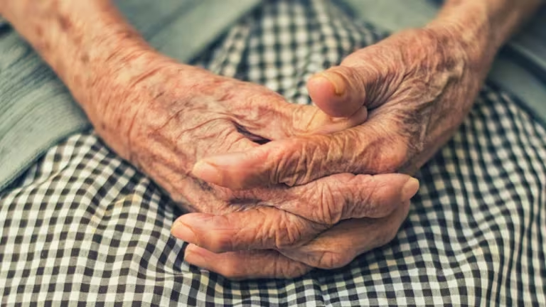  Corte Constitucional ordenó que las mujeres que cotizan en fondos privados puedan pensionarse con 1.000 semanas