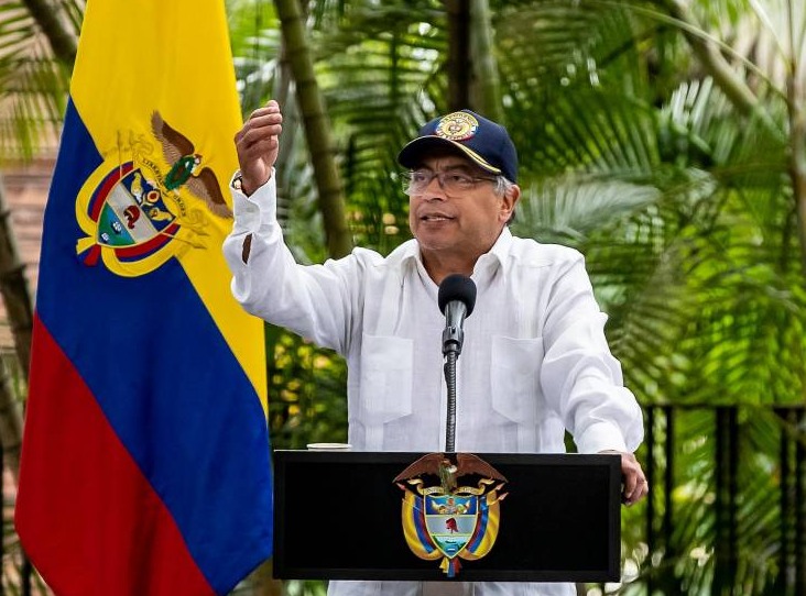  Gustavo Petro se contradice y afirma que “no ha hablado de asamblea constituyente”