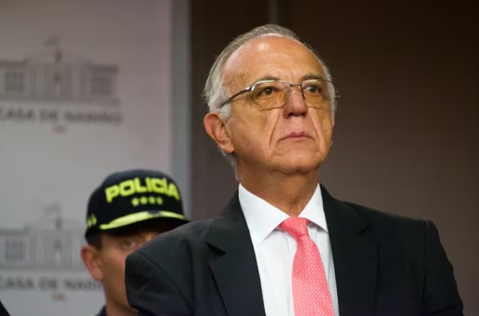  Piden la renuncia ‘inmediata’ del ministro de Defensa tras violencia en Cauca: “Es realmente inexplicable”