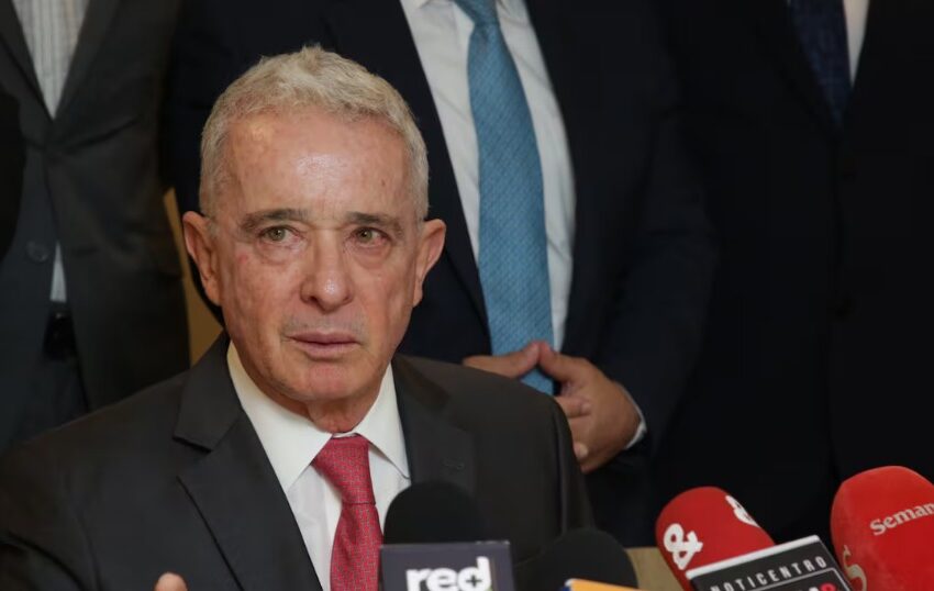 Fuerte pronunciamiento de Uribe por decisión de Fiscalía: “Qué bonito, me acusa un fiscal que violó las normas de imparcialidad”