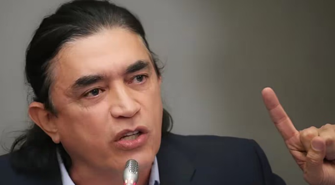  “Él es el que tiene que responder”, Gustavo Bolívar echó al agua al ministro de Salud: este fue el motivo