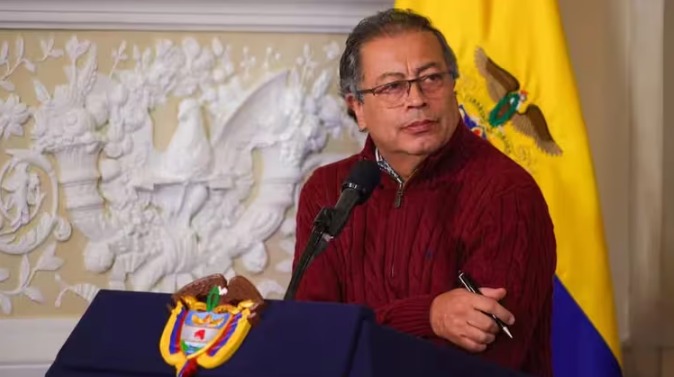  Gustavo Petro criticó a los alcaldes por las altas tarifas de energía en el Caribe: “¿Están en la nómina de Air-e?”