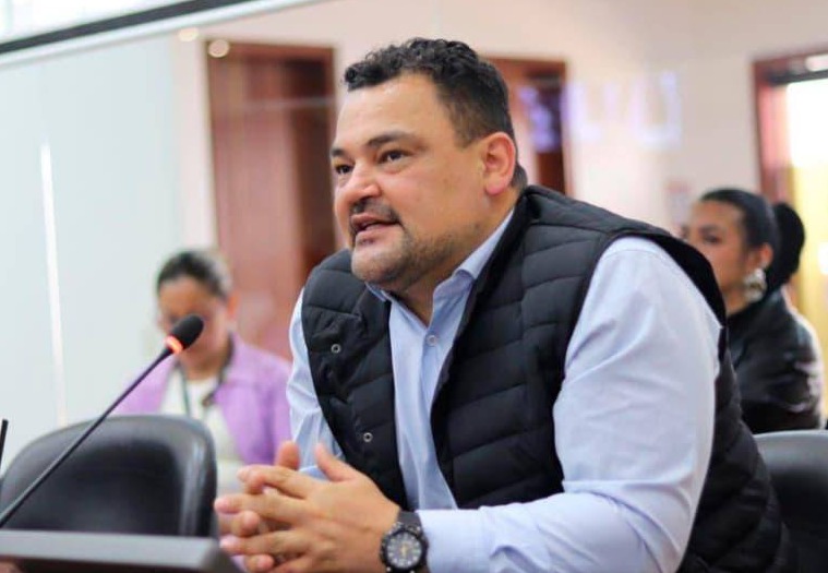  Corrupción y extorsión en el Congreso: denuncian que representante de Comunes les cobra cuotas a sus trabajadores