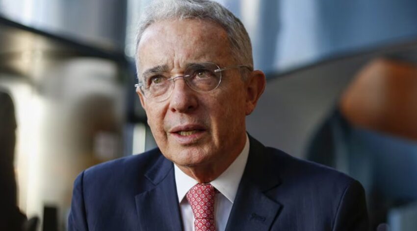  Álvaro Uribe reafirmó que Diego Cadena no buscó testigos falsos en su defensa: “Yo lo mandé, simplemente, como abogado”