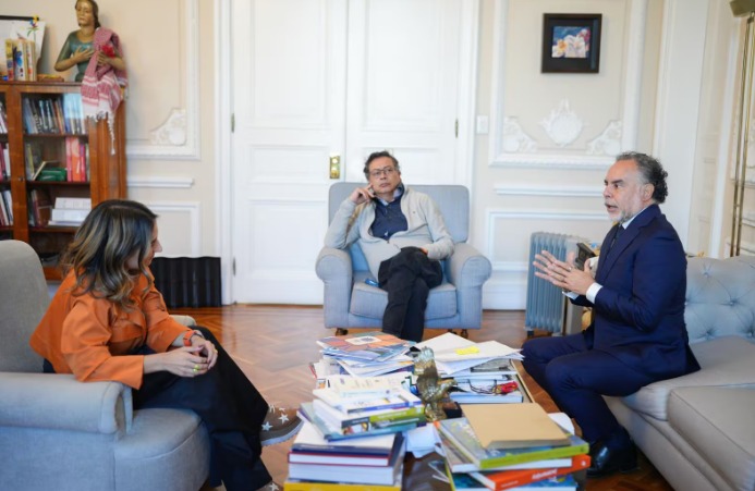 Petro y Laura Sarabia se reunieron con Benedetti tras su renuncia como embajador ante la FAO