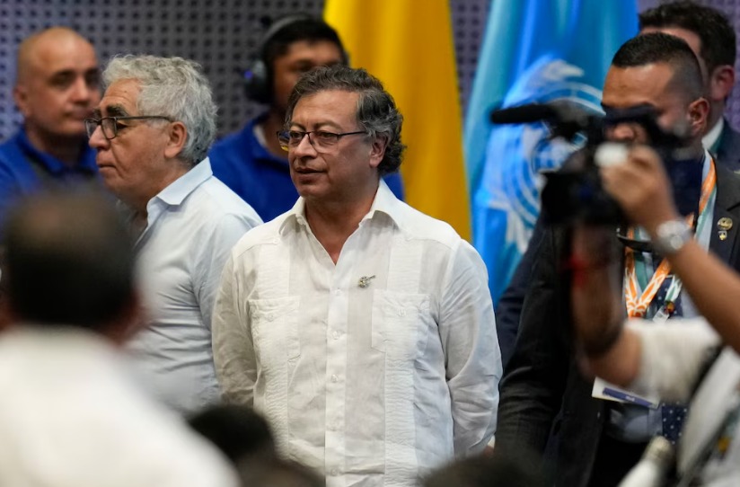 Gustavo Petro impulsa renegociación urgente de los TLC con Estados Unidos y Europa para “defender la soberanía nacional”