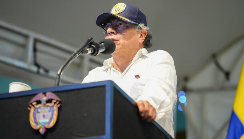 Petro contestó filosóficamente a su derrota con la reforma tributaria: “Nosotros seremos águilas”