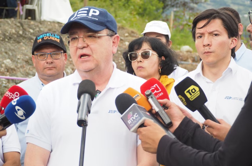  La JEP llamará a 10 comparecientes por hallazgo de restos en La Escombrera: “La verdad va a seguir siendo desenterrada”