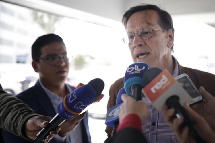  Fabio Arias, presidente la CUT, expone las razones detrás de su advertencia de un nuevo estallido social