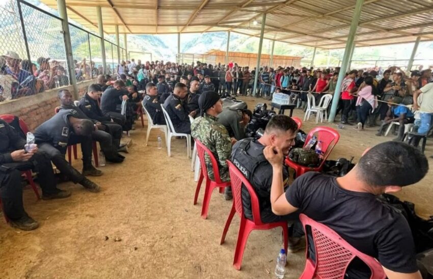  Liberaron a 28 policías y a un militar del Ejército secuestrados en El Plateado