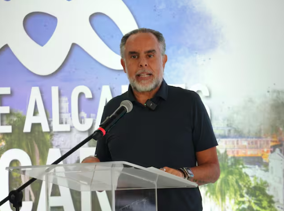  Desde Montería, el ministro del Interior, Armando Benedetti, arremete contra Ángela María Buitrago