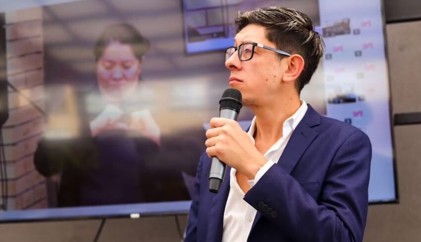  MinEducación exige activar nuevo modelo de salud para maestros y advierte contra continuidad del anterior