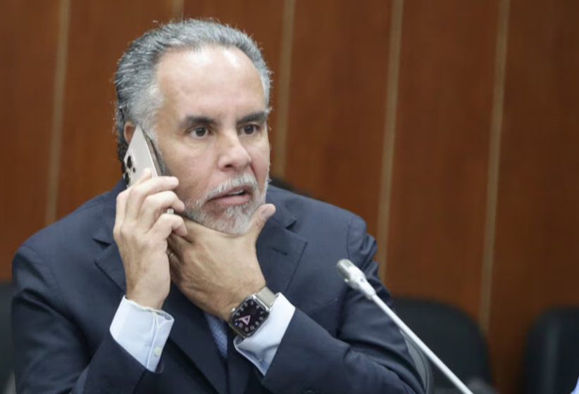  Armando Benedetti retomó su denuncia por Pegasus y planteó el “gran” interrogante tras las revelaciones del ministro Andrés Idágarra