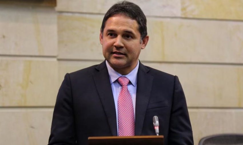  Honorio Henríquez es el nuevo presidente del Senado: el congresista del Centro Democrático dirigirá la corporación durante el primer año legislativo
