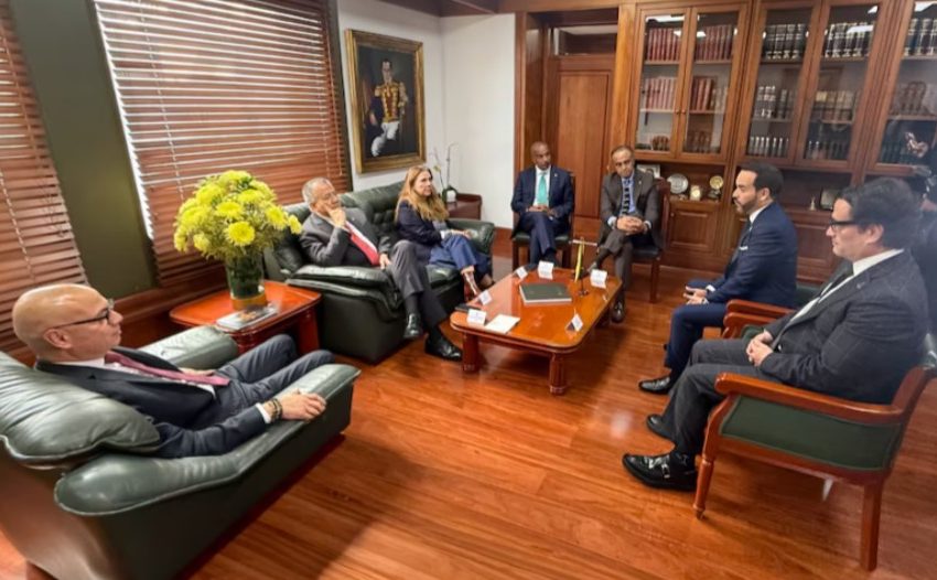  Abelardo de la Espriella realizó su primera visita oficial a las altas cortes y reafirmó su compromiso con la independencia de poderes
